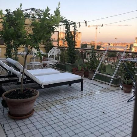 Casa Mia Stanza In Appartamento Condiviso Milano Eksteriør billede