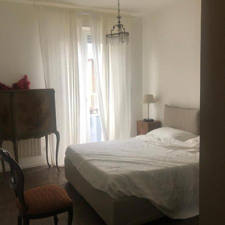Casa Mia Stanza In Appartamento Condiviso Milano Eksteriør billede