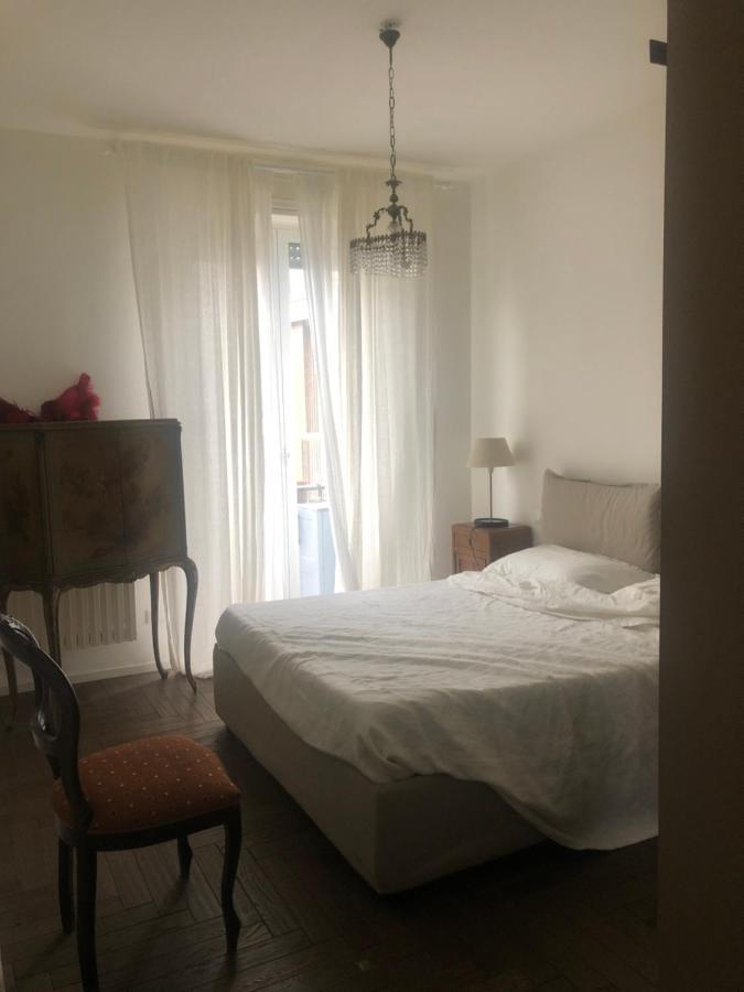 Casa Mia Stanza In Appartamento Condiviso Milano Eksteriør billede